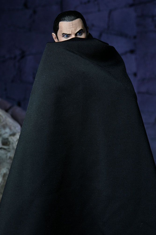 DRACULA (TRANSYLVANIA) – UNIVERSAL MONSTERS ULTIMATE FIGURA 18 CM (NECA – CLASSIC HORROR)