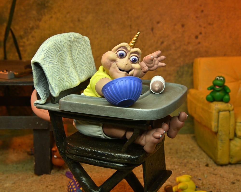 BABY SINCLAIR ULTIMATE 18 CM FIGURA NECA DINOSAURS SERIE TV COLECCIONISTA