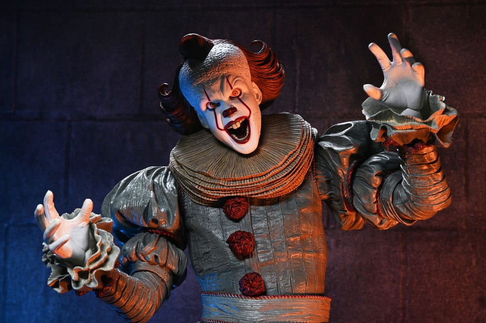 PENNYWISE – FIGURA 1/4 45 CM (NECA – IT: WELCOME TO DERRY)
