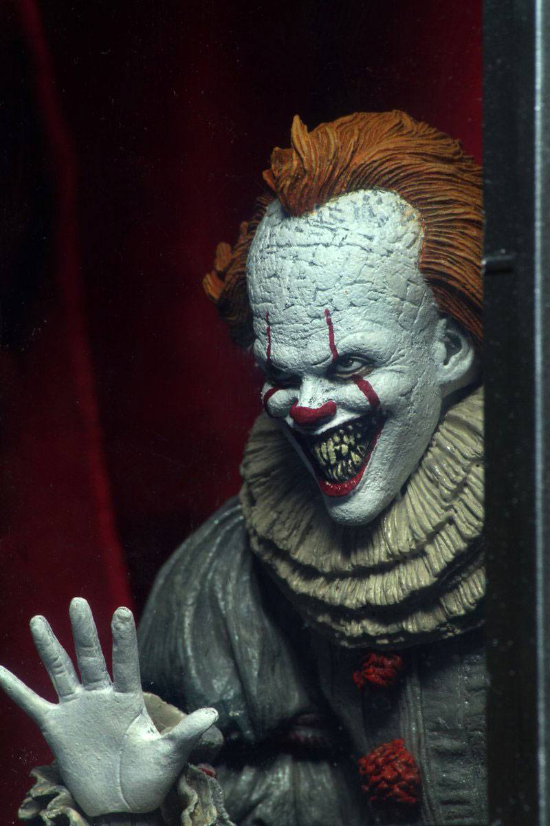 PENNYWISE – FIGURA ULTIMATE 18 CM (NECA – IT CAPÍTULO 2)