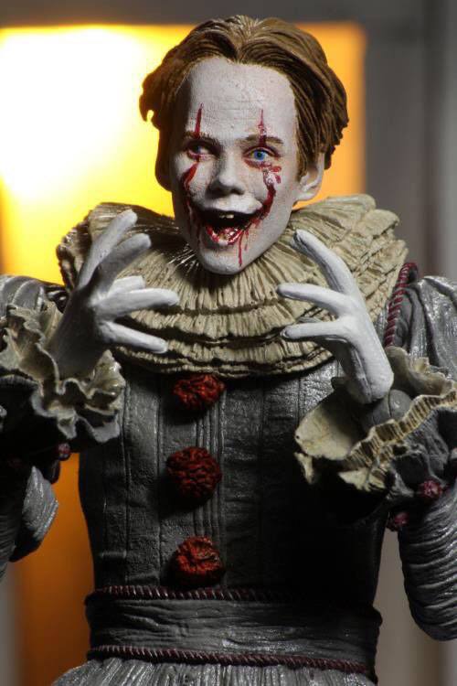 PENNYWISE – FIGURA ULTIMATE 18 CM (NECA – IT CAPÍTULO 2)