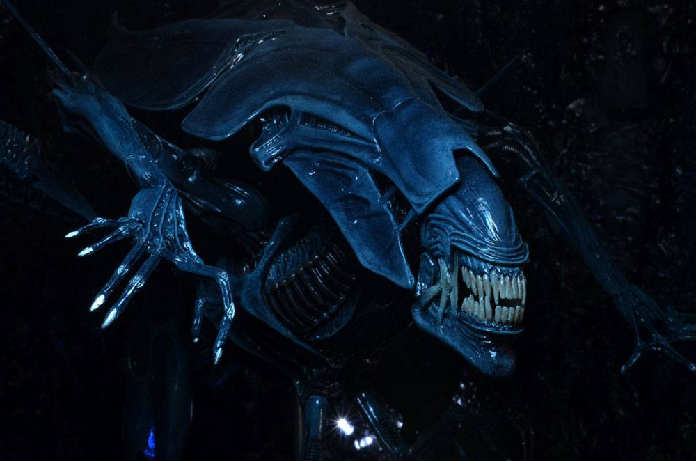 ALIEN QUEEN – FIGURA 38 CM (ULTRA DELUXE – NECA ALIENS: EL REGRESO)