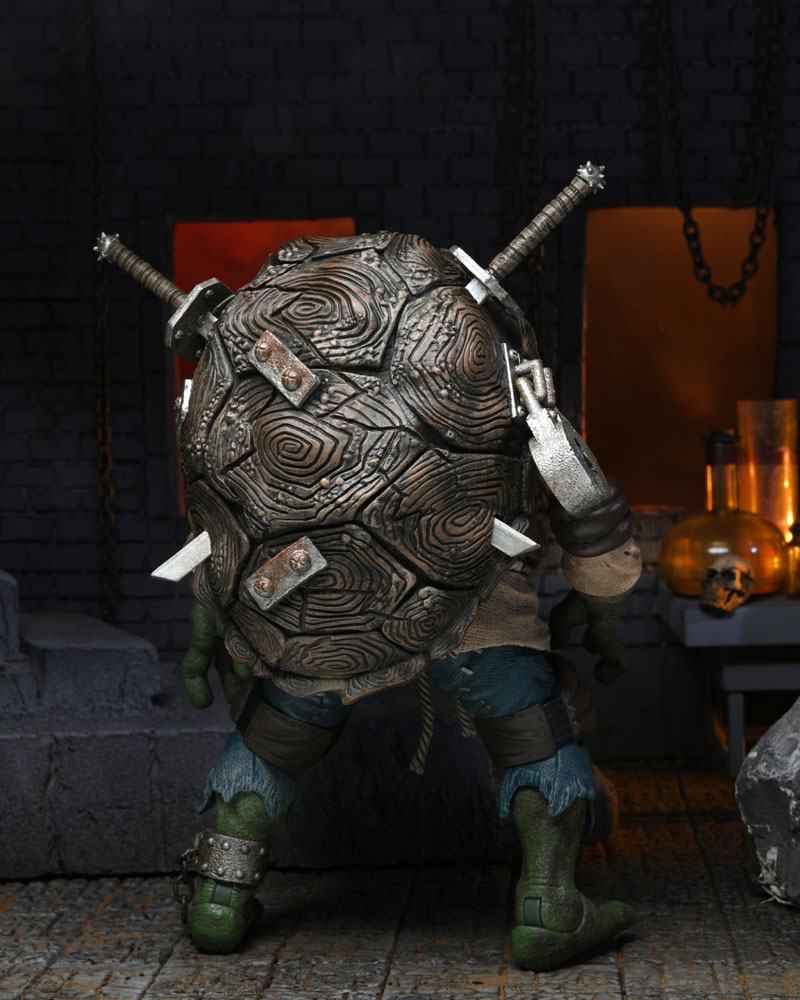 LEONARDO AS THE HUNCHBACK – UNIVERSAL MONSTERS x TEENAGE MUTANT NINJA TURTLES ULTIMATE FIGURA 18 CM (NECA – TMNT)