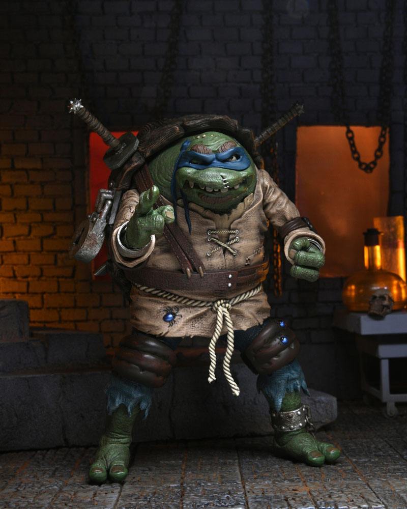 LEONARDO AS THE HUNCHBACK – UNIVERSAL MONSTERS x TEENAGE MUTANT NINJA TURTLES ULTIMATE FIGURA 18 CM (NECA – TMNT)