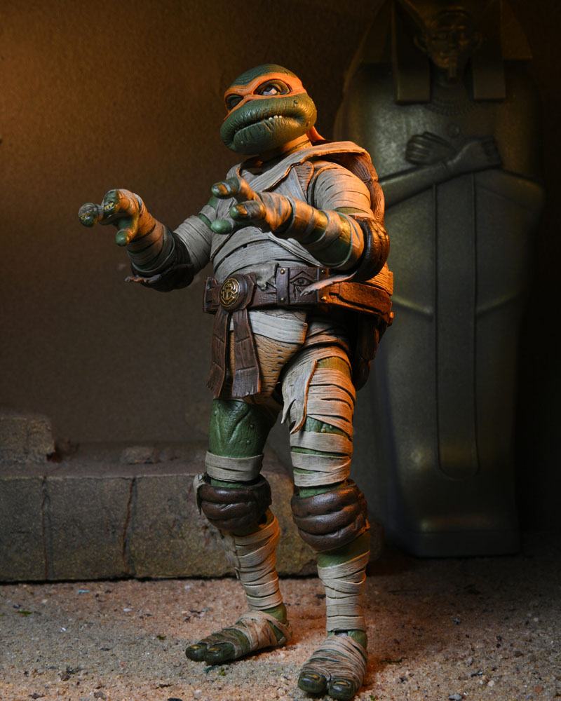 MICHELANGELO AS THE MUMMY – UNIVERSAL MONSTERS x TEENAGE MUTANT NINJA TURTLES ULTIMATE FIGURA 18 CM (NECA – TMNT)