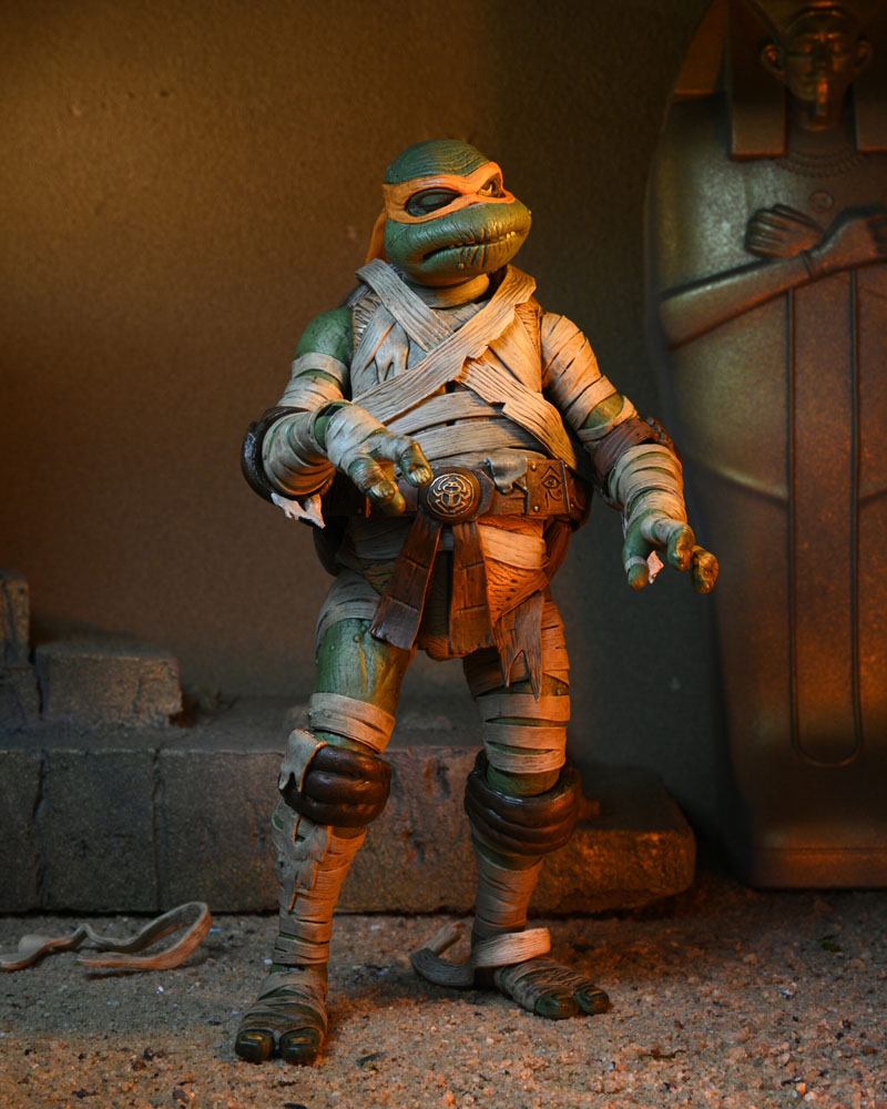 MICHELANGELO AS THE MUMMY – UNIVERSAL MONSTERS x TEENAGE MUTANT NINJA TURTLES ULTIMATE FIGURA 18 CM (NECA – TMNT)