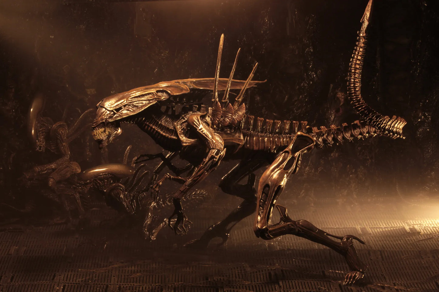 ALIEN QUEEN RESURRECTION DELUXE  37 CM – ALIENS RESURRECTION – NECA