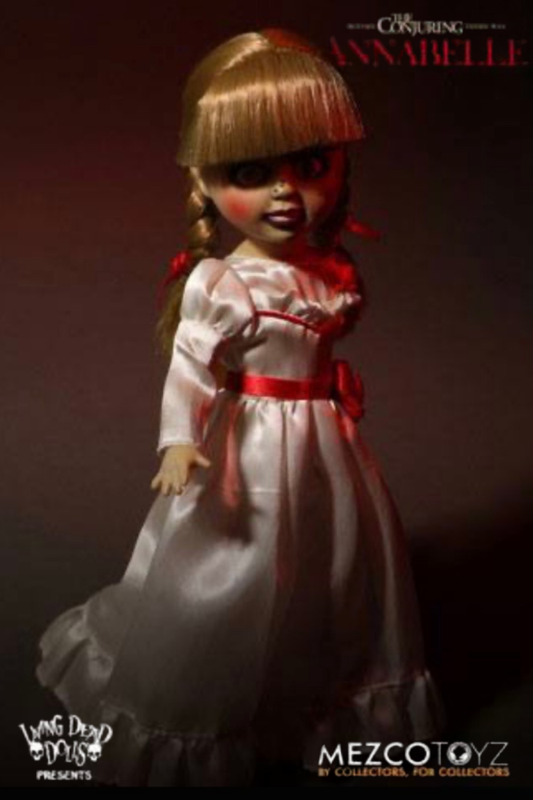 Muñeca Annabelle Living Dead Dolls de Mezco Toyz de aproximadamente 25 cm, con vestido blanco y rojo inspirado en el personaje de The Conjuring.