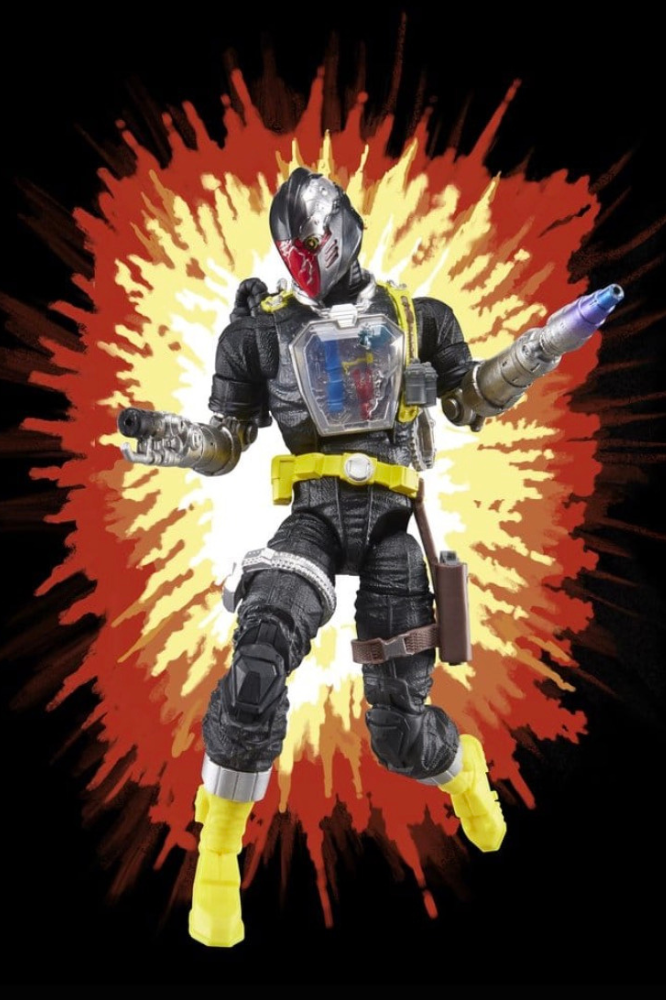 Figura articulada B.A.T. Battle Android Trooper de G.I. Joe Classified Series Retro de Hasbro, 15 cm, con armadura negra, piezas intercambiables y accesorios de combate.