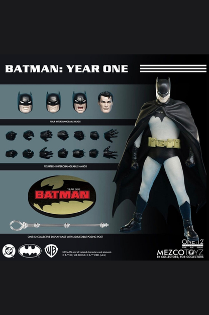Figura Batman Year One One:12 Collective a escala 1/12 de Mezco Toyz, con aproximadamente 17 cm de altura.