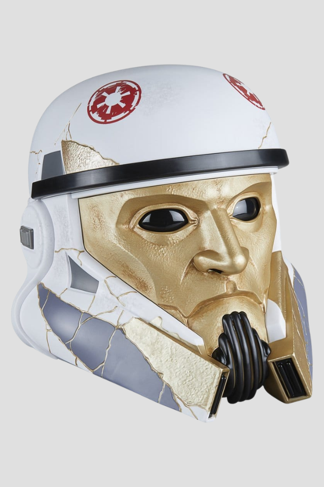 Casco electrónico de Captain Enoch de Star Wars Ahsoka, réplica a escala 1/1 de la línea The Black Series de Hasbro con acabado blanco y rostro dorado.