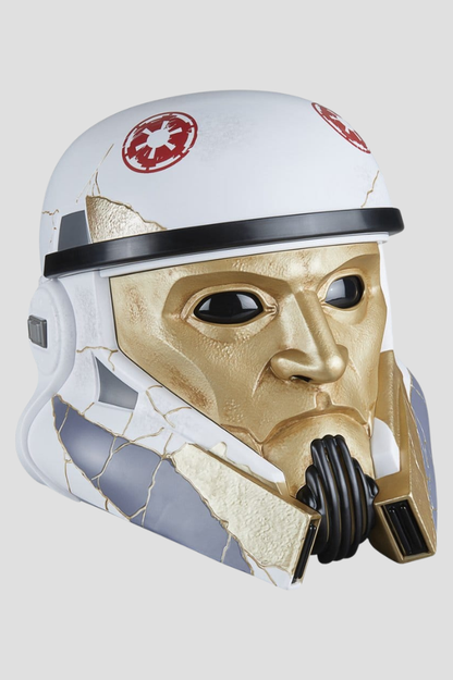 Casco electrónico de Captain Enoch de Star Wars Ahsoka, réplica a escala 1/1 de la línea The Black Series de Hasbro con acabado blanco y rostro dorado.