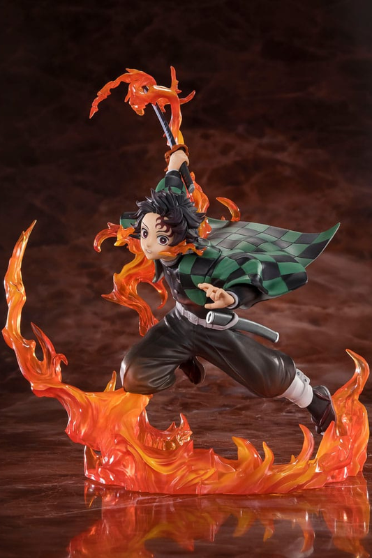 Estatua FiguartsZERO de Tanjiro Kamado con efectos de llamas inspirados en la guarda de la espada de Kyojuro Rengoku, figura oficial de Demon Slayer de 19 cm.