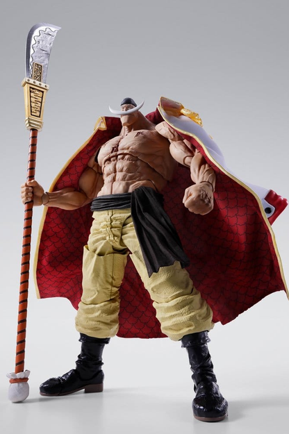 Figura articulada de Edward Newgate, Barbablanca, de One Piece Marineford, colección S.H.Figuarts de Tamashii Nations, 25 cm, con capa de capitán y naginata.