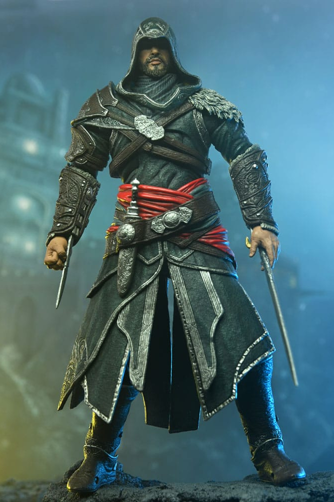 Figura de Ezio Auditore de Assassin's Creed Revelations con atuendo oscuro, capucha, fajín rojo y armas, fabricada por NECA.