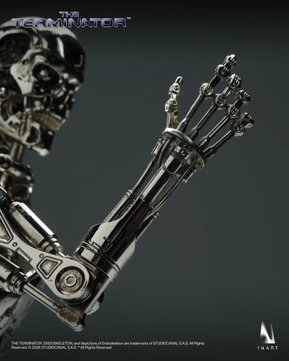 the-terminator-t800-figure-inart-2