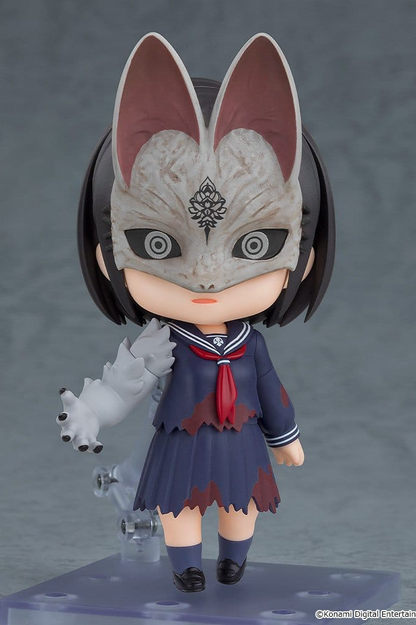 Figura Nendoroid Fox Hinako de Silent Hill f de Good Smile Company, 10 cm, con máscara de zorro, uniforme escolar azul oscuro y brazo de aspecto monstruoso.