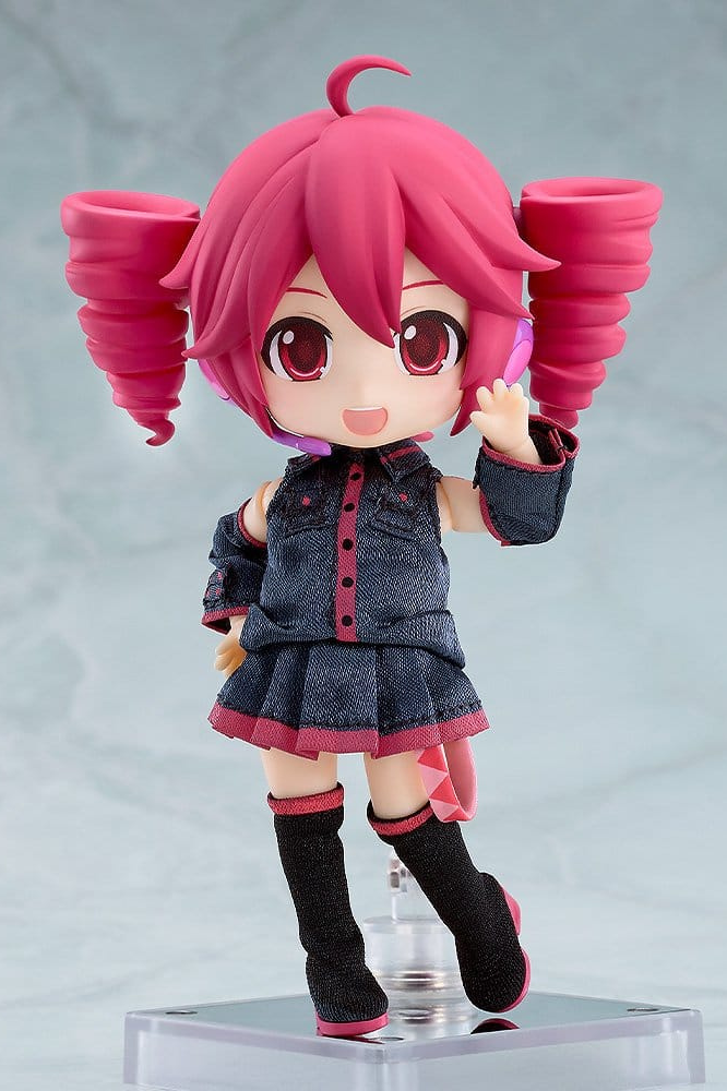 Figura Nendoroid Doll Kasane Teto de Good Smile Company, 14 cm, con cabello rosa en espiral, ojos rojizos y conjunto de tela oscuro con detalles rosas.