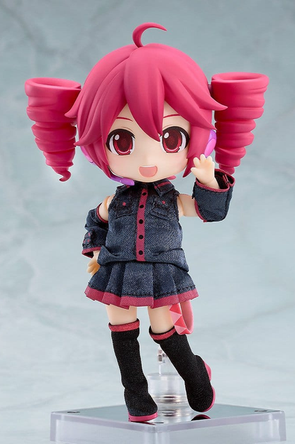 Figura Nendoroid Doll Kasane Teto de Good Smile Company, 14 cm, con cabello rosa en espiral, ojos rojizos y conjunto de tela oscuro con detalles rosas.