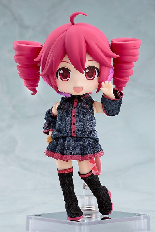 Figura Nendoroid Doll Kasane Teto de Good Smile Company, 14 cm, con cabello rosa en espiral, ojos rojizos y conjunto de tela oscuro con detalles rosas.