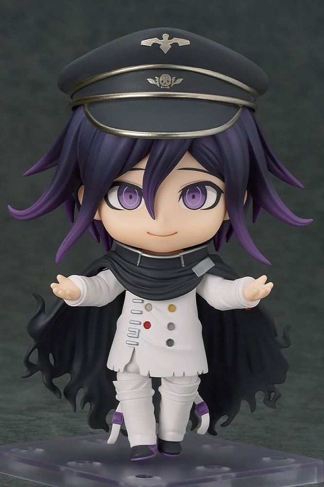 Figura Nendoroid Kokichi Oma de Danganronpa V3 Killing Harmony de Good Smile Company, 10 cm, con cabello morado, ojos violetas, sombrero negro y capa.