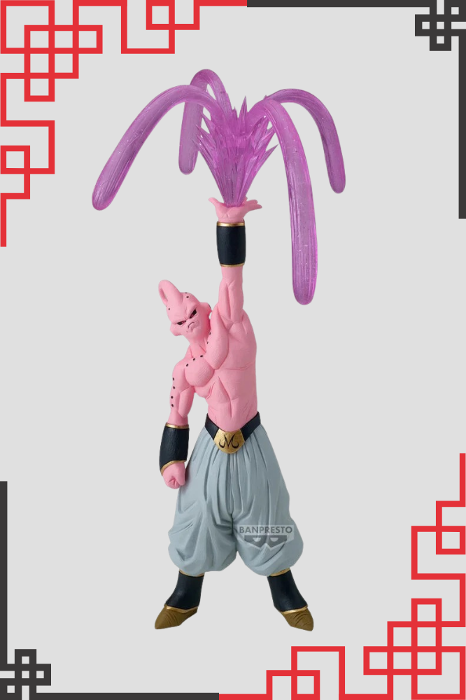 Figura Majin Buu de Dragon Ball Z, colección G x Materia II de Banpresto, 28 cm de altura, con brazo elevado y efecto de energía translúcida violeta.