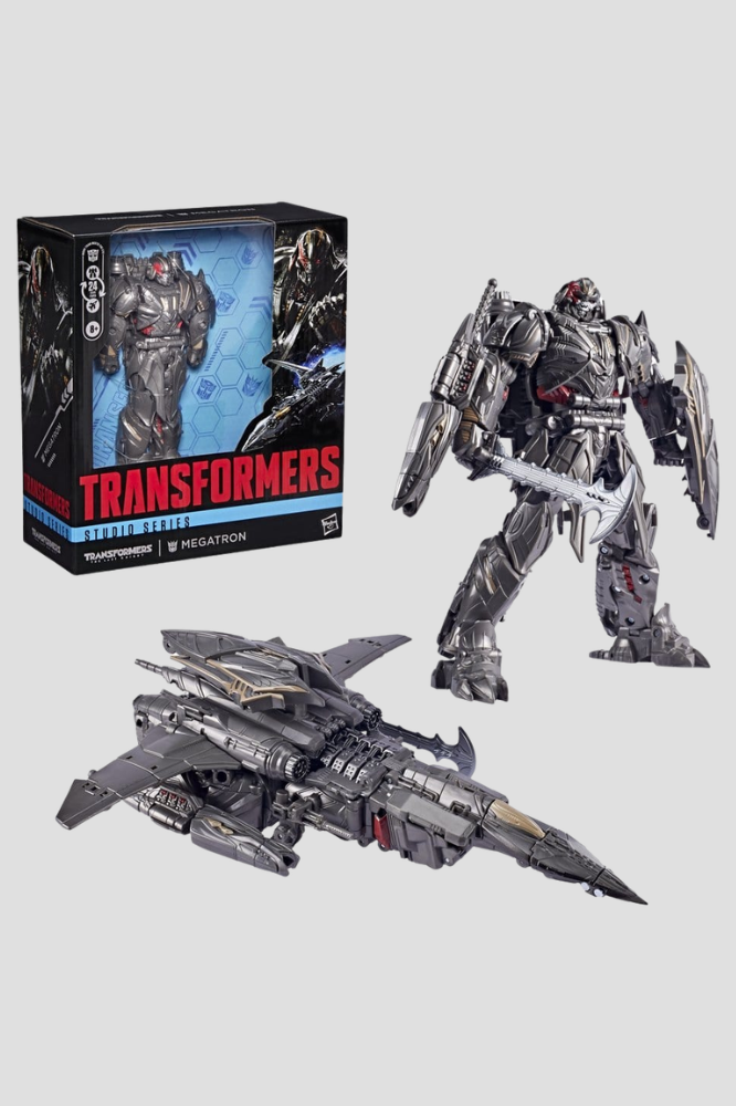 Figura Megatron Transformers: El Último Caballero Studio Series Leader Class de Hasbro de 18 cm, transformable en jet en 24 pasos, con espada, escudo y cañón.