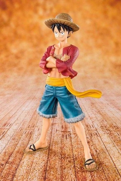 Figura de Monkey D. Luffy Straw Hat de One Piece, perteneciente a la colección Figuarts ZERO de Tamashii Nations y con aproximadamente 14 cm de altura.