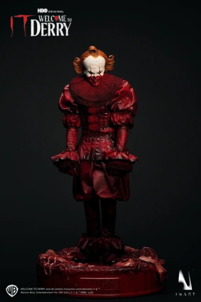 Figura coleccionable de Pennywise Bloody Version de IT: Welcome to Derry Season 1 a escala 1/6 de INART, con alas desplegadas y apariencia ensangrentada.
