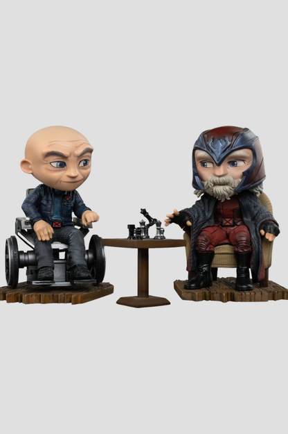 Figura MiniCo de Profesor X Charles Xavier y Magneto de Avengers Doomsday de Iron Studios de aproximadamente 12 cm.
