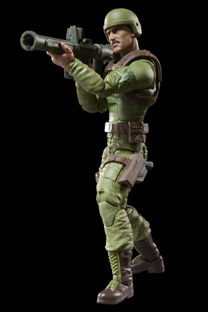 Figura articulada Rafael Zap Melendez de G.I. Joe Classified Series Retro de Hasbro, de aproximadamente 15 cm, con uniforme militar verde, casco, bazuca y mochila con cohetes.
