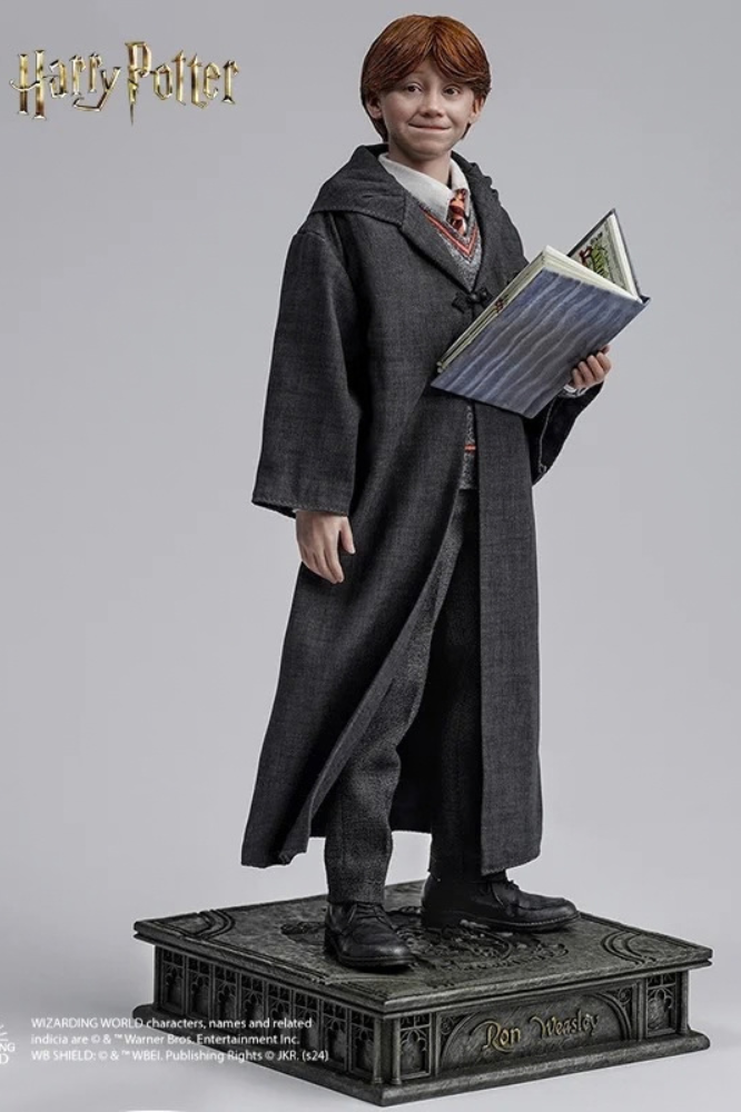 Figura coleccionable Ron Weasley Deluxe a escala 1/6 de INART inspirada en Harry Potter y la Piedra Filosofal, con cabello implantado, uniforme de Hogwarts y accesorios.