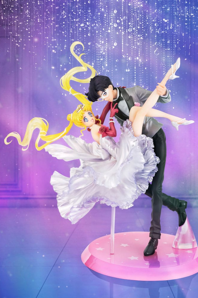 Estatua oficial FiguartsZERO Chouette Moonlight Glow Edition de Usagi Tsukino y Tuxedo Mask de Sailor Moon con acabado premium y composición romántica.