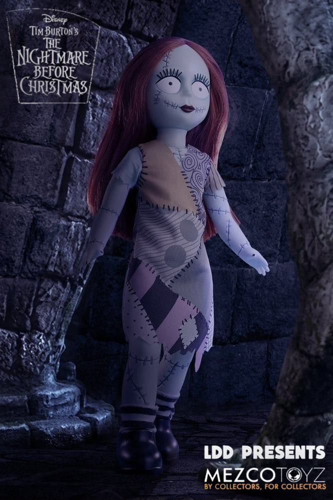 Figura Sally de Pesadilla Antes de Navidad, colección LDD Presents de Mezco Toyz, de 25 cm, con cabello rojizo, vestido de patchwork, detalles de costuras y cinco puntos de articulación.