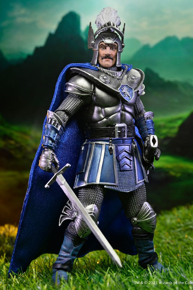 Figura de Strongheart de Dungeons & Dragons fabricada por NECA, con armadura, capa azul, armas y accesorios intercambiables.