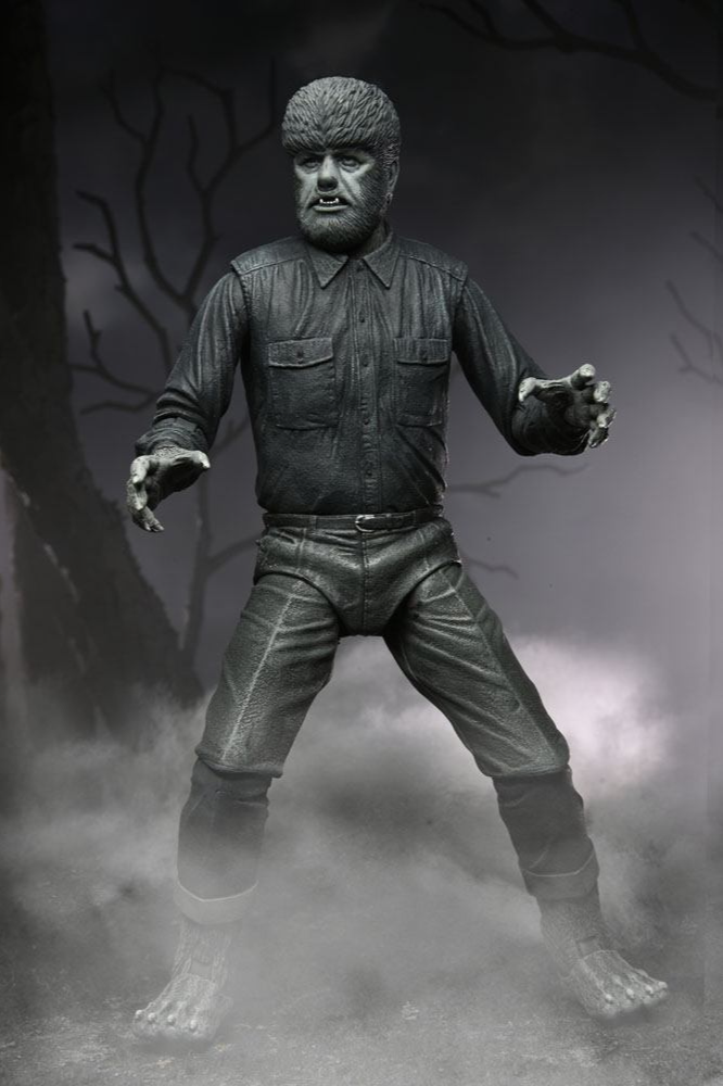 Figura Ultimate Black & White de The Wolf Man de Universal Monsters fabricada por NECA, con acabado en blanco y negro inspirado en la película clásica de 1941.