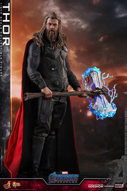 Figura Thor de Avengers Endgame a escala 1/6 de Hot Toys con Mjolnir, Stormbreaker y efectos de rayos.