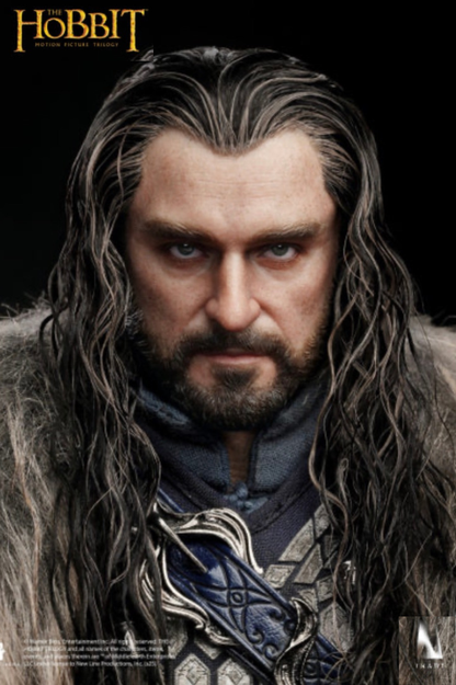 Figura coleccionable Thorin Oakenshield 1/6 de INART basada en The Hobbit An Unexpected Journey con cabello implantado y vestuario detallado.