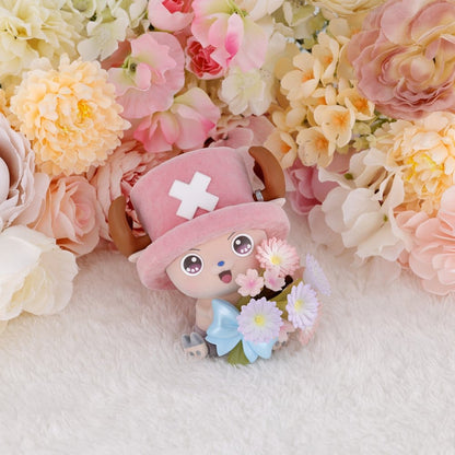 Figura Tony Tony Chopper Mofamofy sosteniendo un ramo de flores inspirada en One Piece.