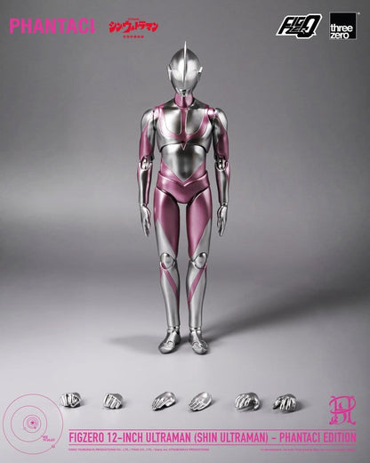 Vista de cuerpo completo de la figura FigZero Ultraman (Phantaci Edition) mostrando su diseño metálico, gran articulación y acabados premium.
