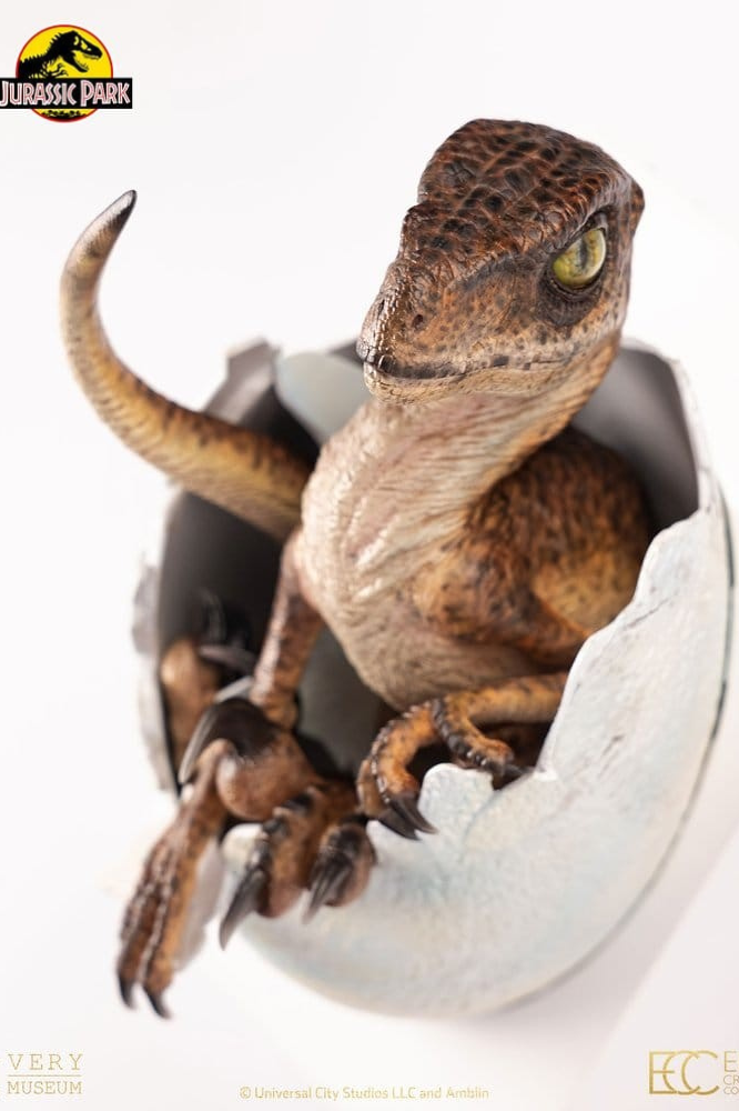Réplica oficial del Huevo de Eclosión de Velociraptor de Elite Creature Collectibles basada en Jurassic Park con un extraordinario nivel de detalle.