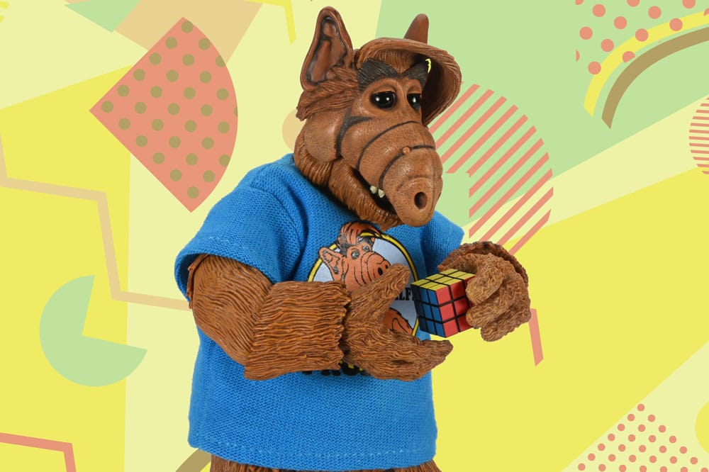 Alf sosteniendo palomitas con expresión divertida – figura NECA articulada