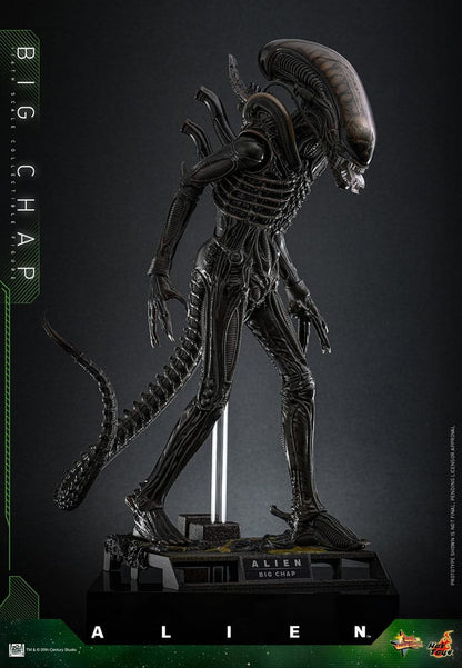 Detalle de la escultura biomecánica del Xenomorfo Big Chap con mandíbula extendida