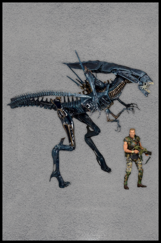 Vista frontal de la figura Alien Queen – NECA articulada de lujo