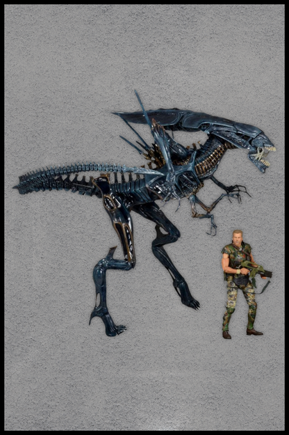 Vista frontal de la figura Alien Queen – NECA articulada de lujo