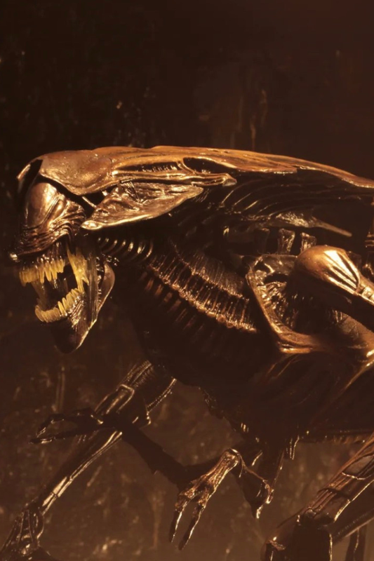 Alien Queen Resurrection Deluxe Figura 37 cm NECA