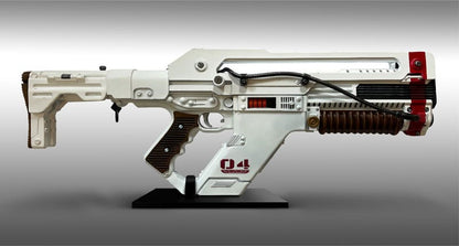 Detalle del Pulse Rifle Alien Romulus réplica 1/1 fabricada en PU y Mixed Media