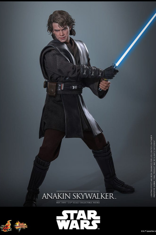 Figura articulada ANAKIN SKYWALKER 1/6 Hot Toys Movie Masterpiece 31 cm de Star Wars Episodio III con ropa de tela y sable LED USB