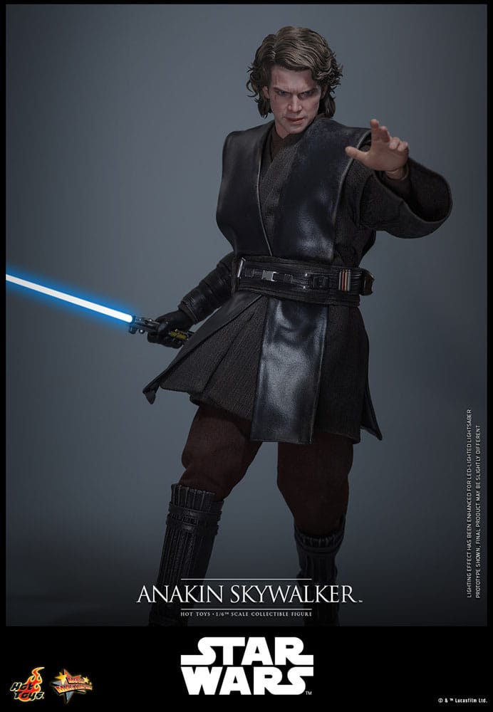 Figura ANAKIN SKYWALKER Hot Toys con sable láser LED iluminado mediante USB en pose de combate