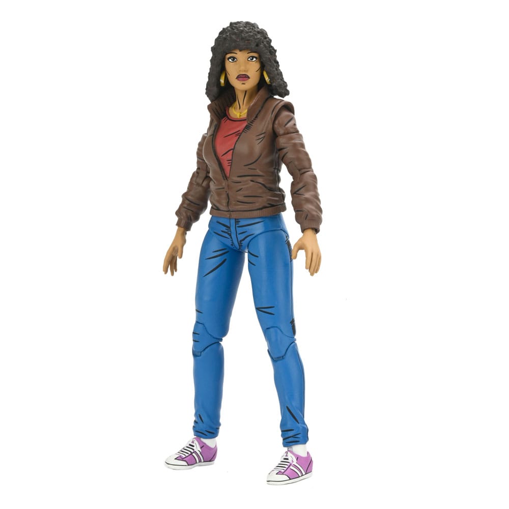 Vista frontal de la figura April O'Neil de NECA con accesorios para Teenage Mutant Ninja Turtles.
